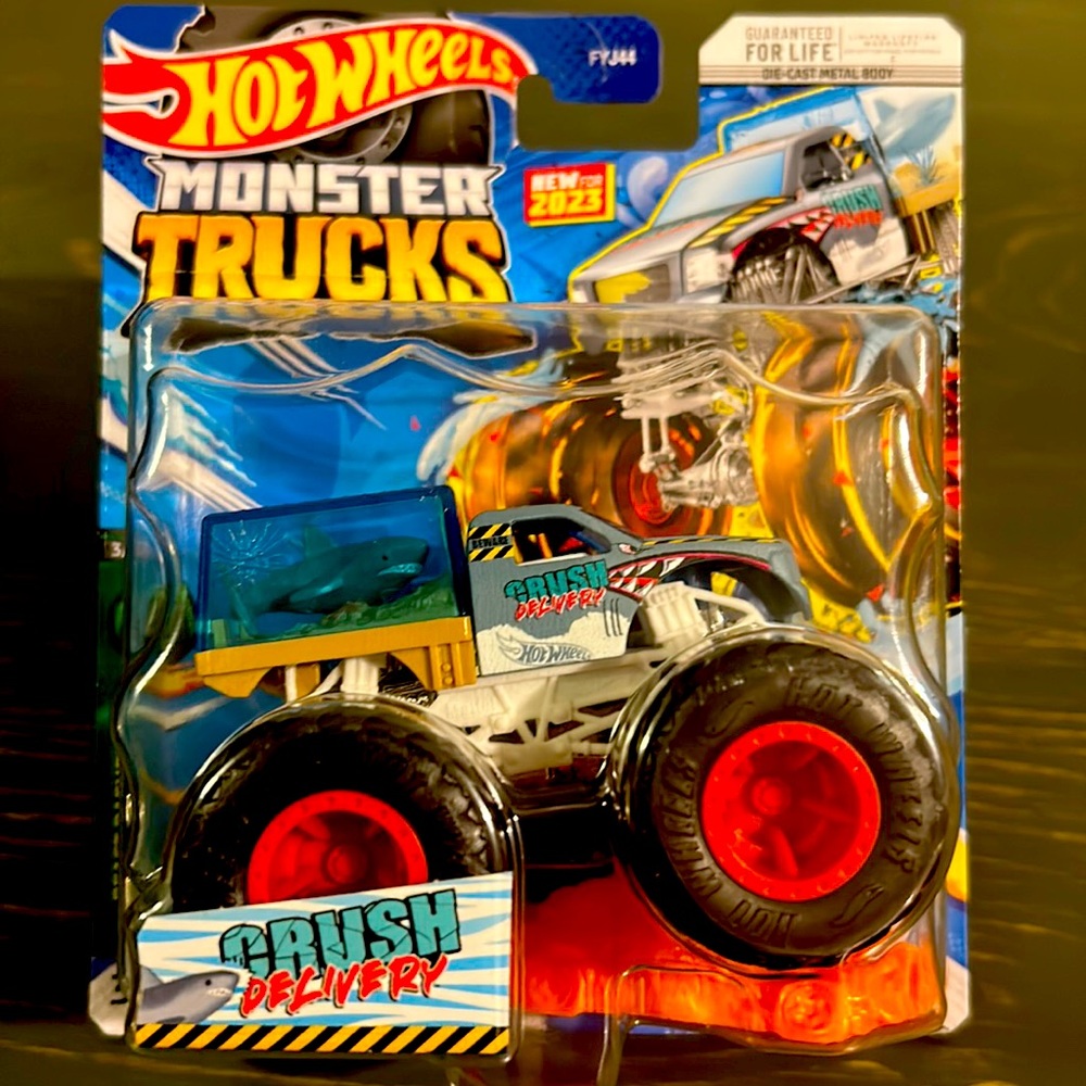 HOT WHEELS MONSTER TRUCKS CRUSH DELIVERY BEAST BASHERS 3/7